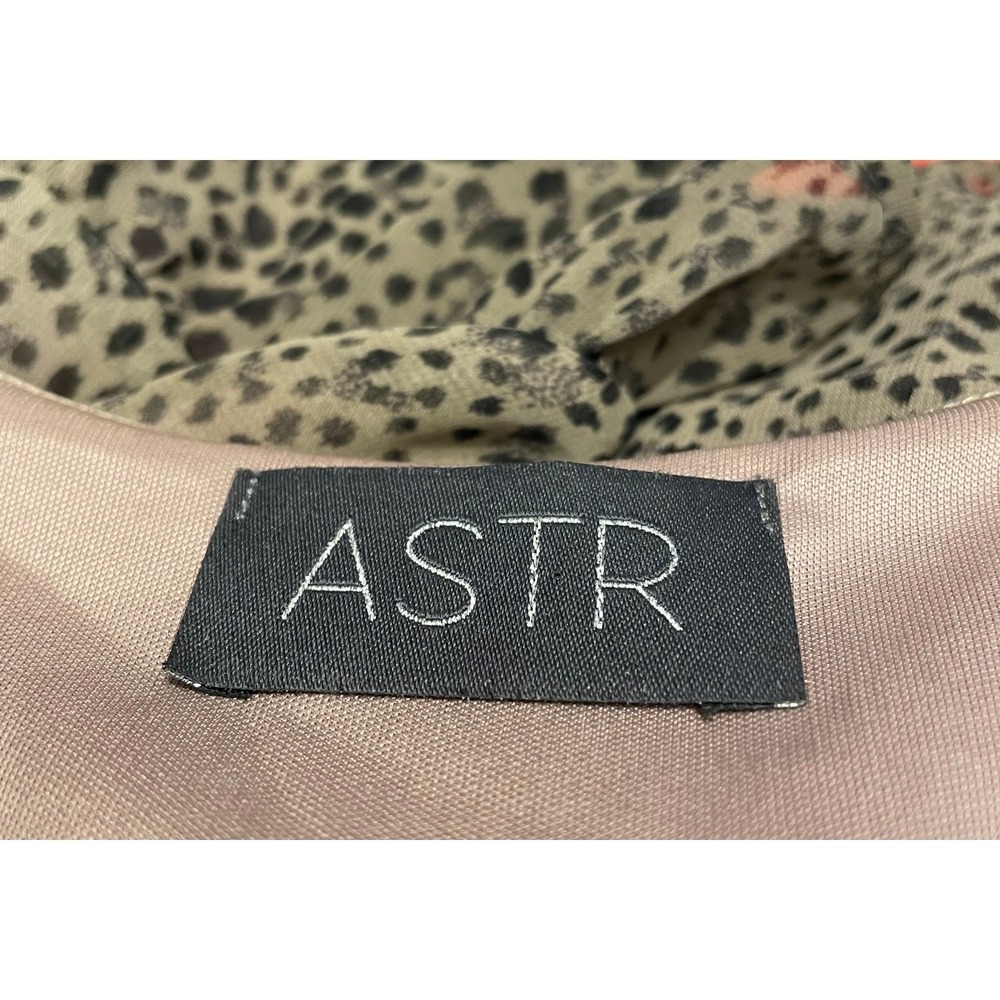 ASTR the Label Women Tan Black Cheetah Print Long Sleeve Ruffle Romper Size S - Picture 6 of 6